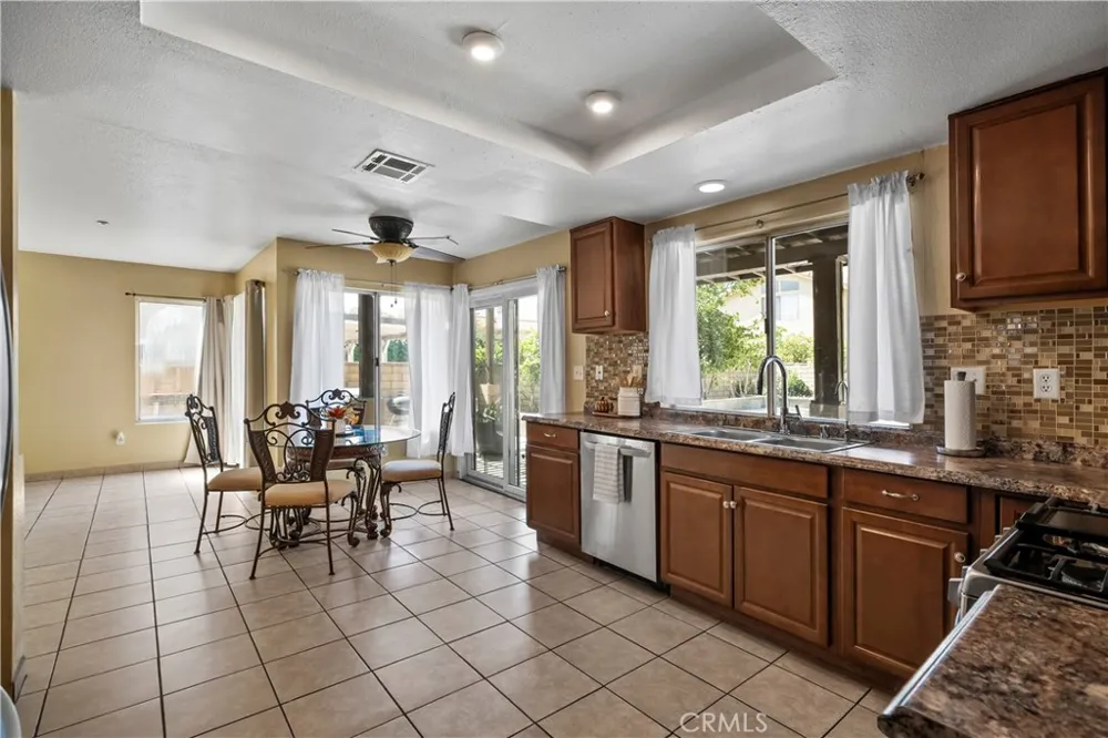 6532 Blanchard Avenue Fontana, CA 92336