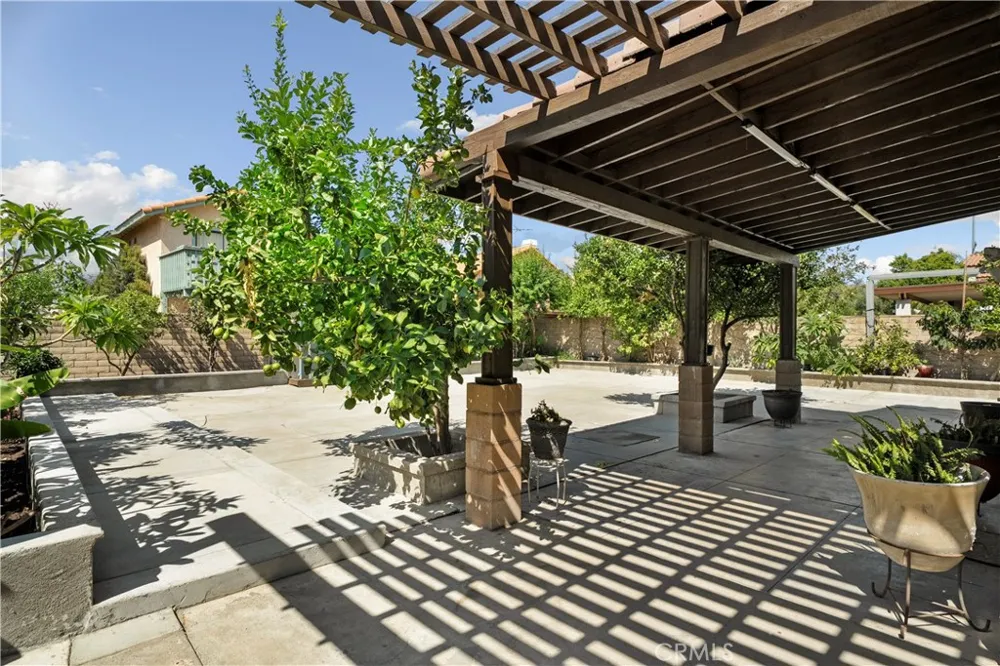6532 Blanchard Avenue Fontana, CA 92336