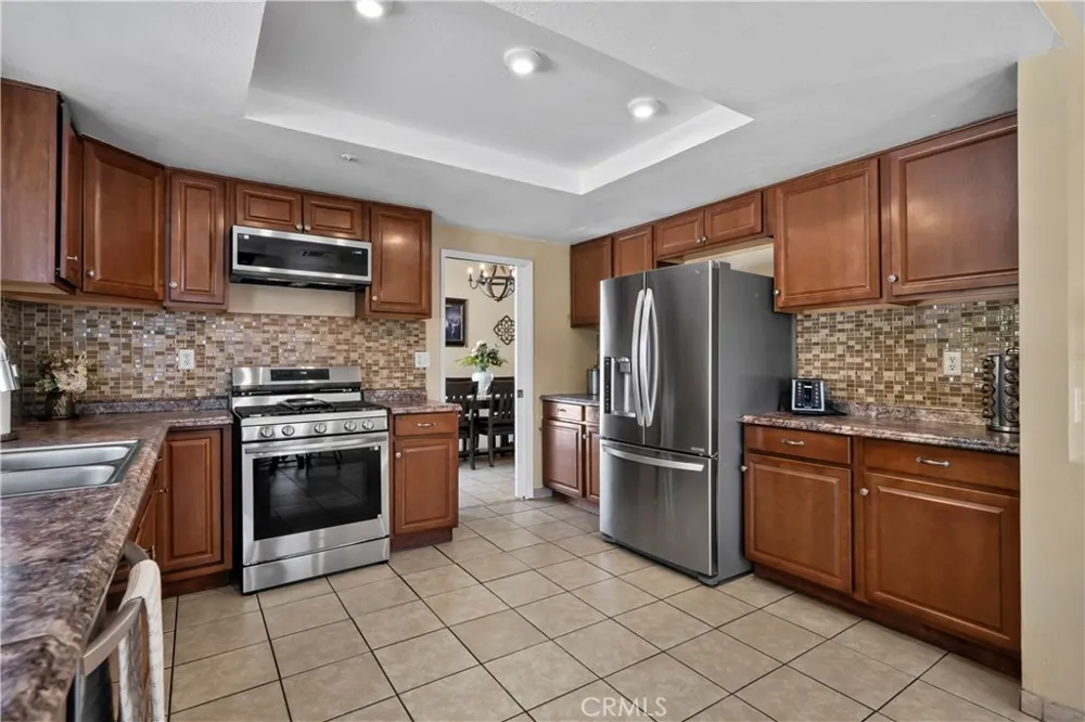 6532 Blanchard Avenue Fontana, CA 92336