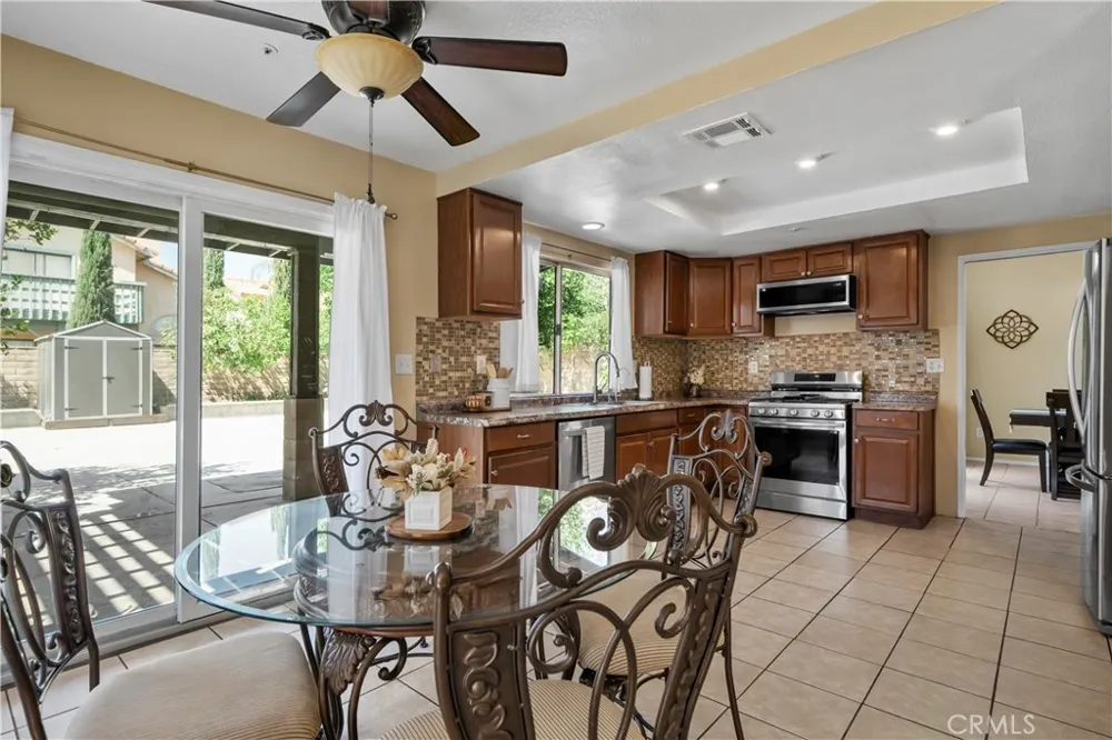 6532 Blanchard Avenue Fontana, CA 92336