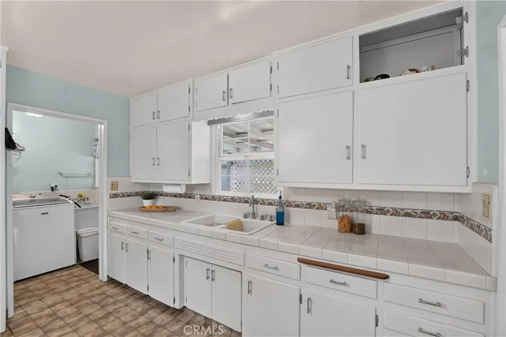 9642 Tangelo Fontana, CA 92335