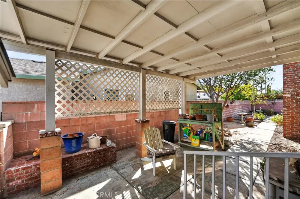 9642 Tangelo Fontana, CA 92335