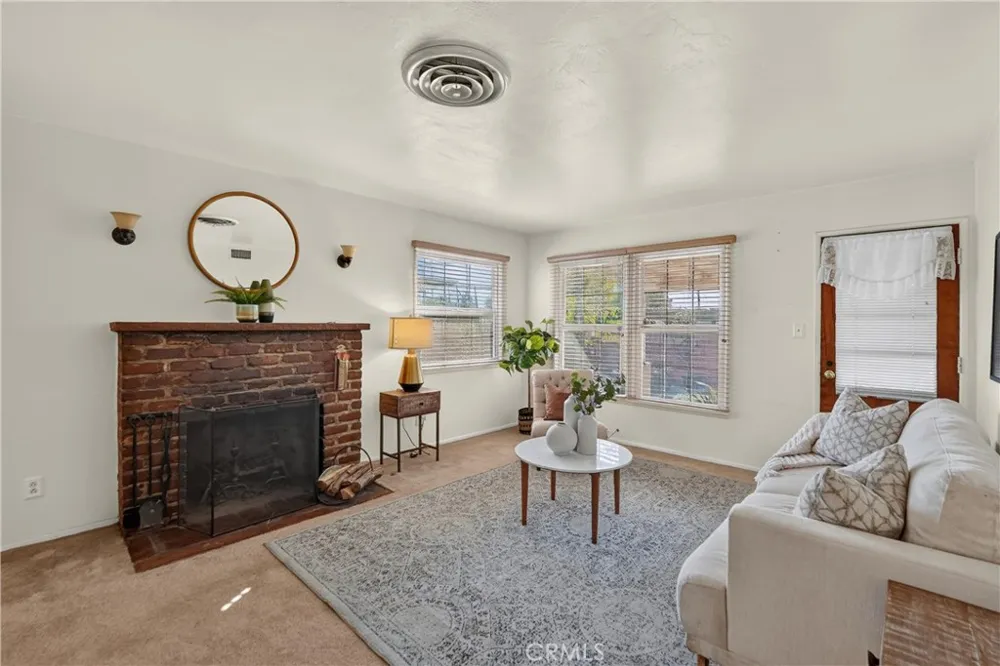 9642 Tangelo Fontana, CA 92335