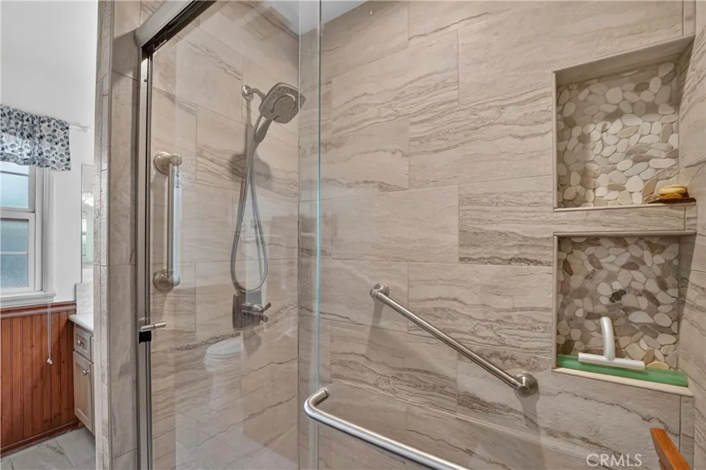 9642 Tangelo Fontana, CA 92335