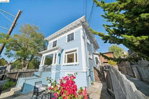 2707 Dana St