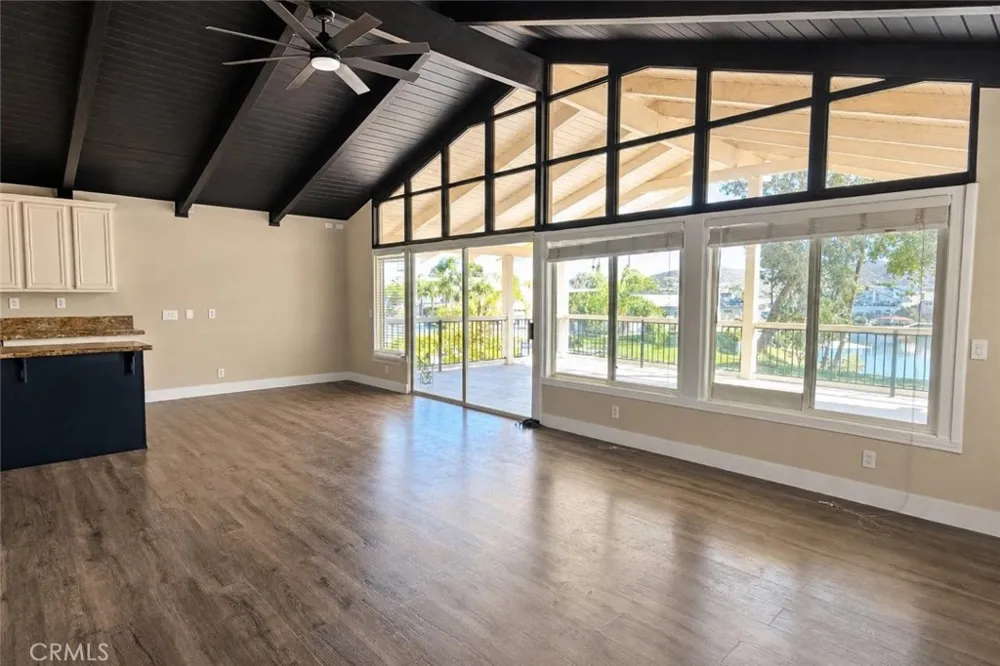 30295 Longhorn Drive Canyon Lake, CA 92587