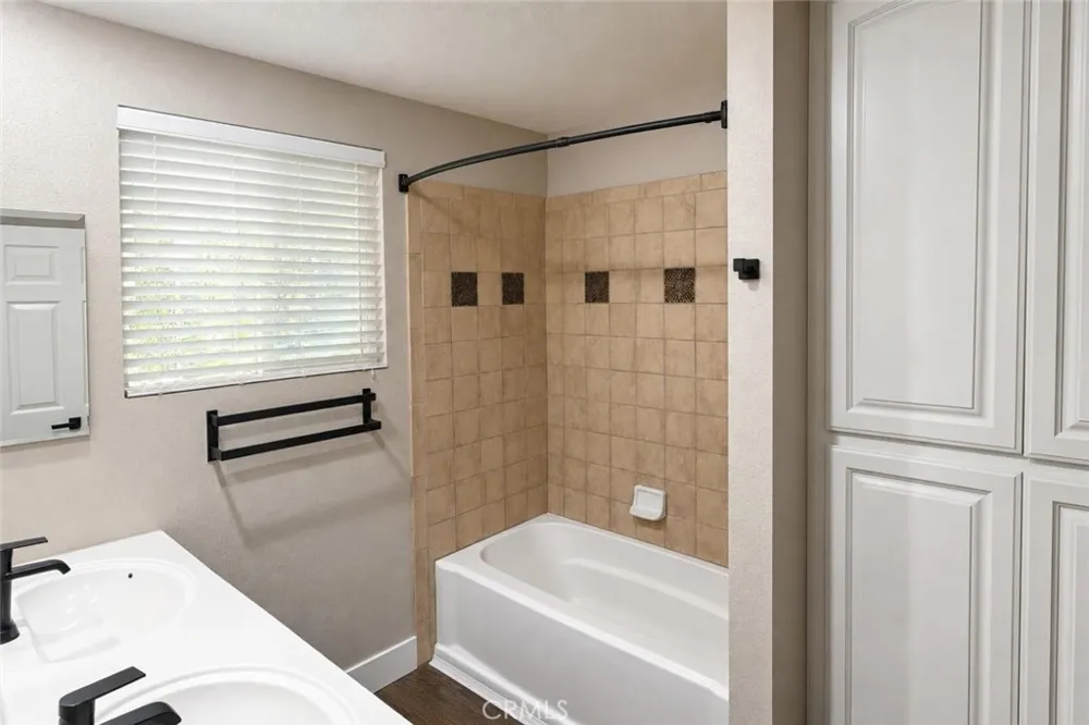 30295 Longhorn Drive Canyon Lake, CA 92587