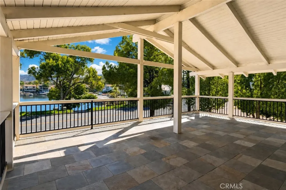30295 Longhorn Drive Canyon Lake, CA 92587