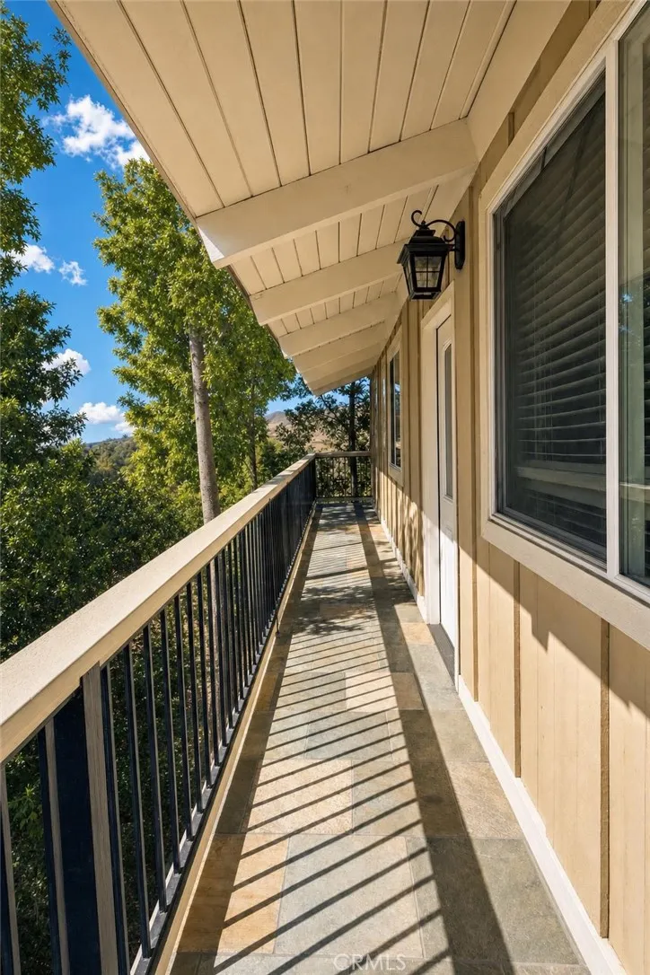 30295 Longhorn Drive Canyon Lake, CA 92587