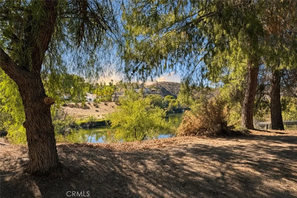30295 Longhorn Drive Canyon Lake, CA 92587