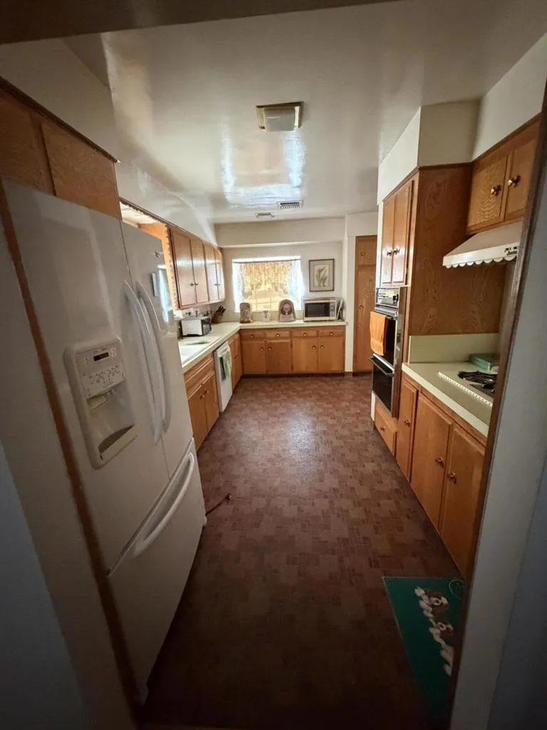 6227 Denny Avenue North Hollywood, CA 91606
