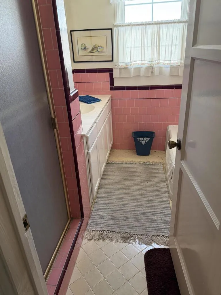 6227 Denny Avenue North Hollywood, CA 91606