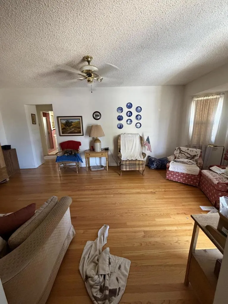 6227 Denny Avenue North Hollywood, CA 91606