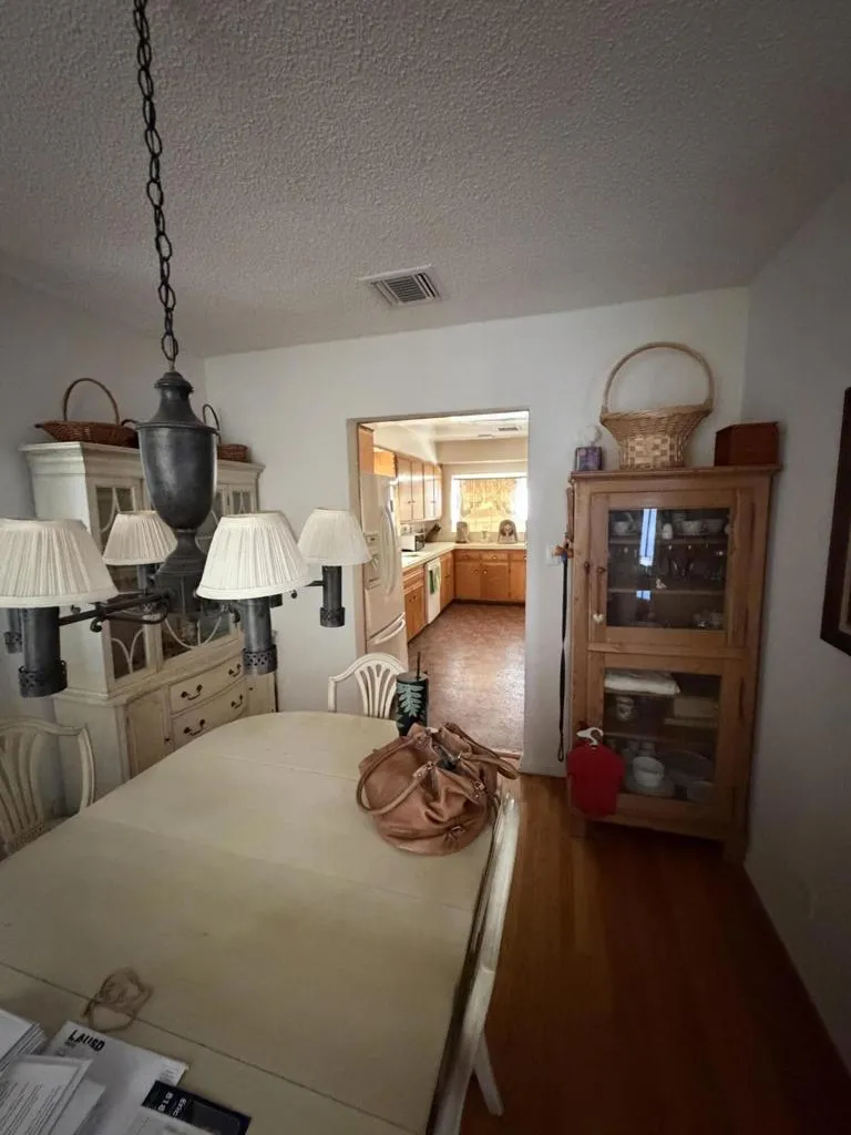 6227 Denny Avenue North Hollywood, CA 91606