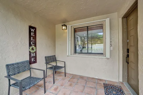 310 Lakeview Drive #105