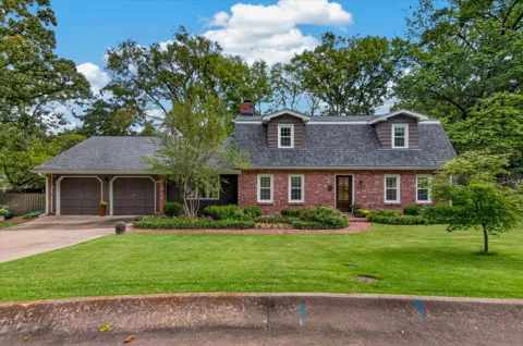 2818 Redhawe