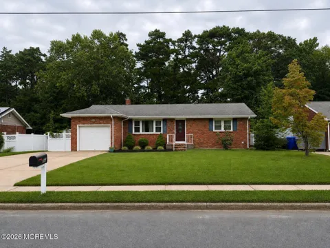 842 Regency Court