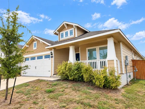 136 Thunder Oak Street
