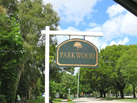 9270 Fontainebleau Blvd #203