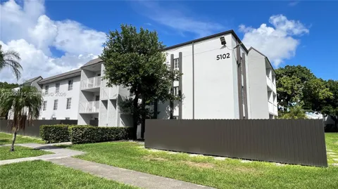 5102 NW 79th Ave #208