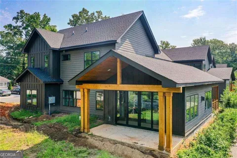4069 Comanche DR