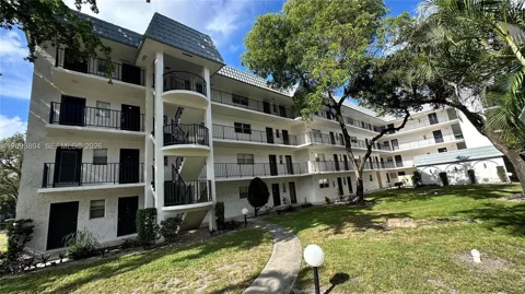 3360 Spanish Moss Ter #403