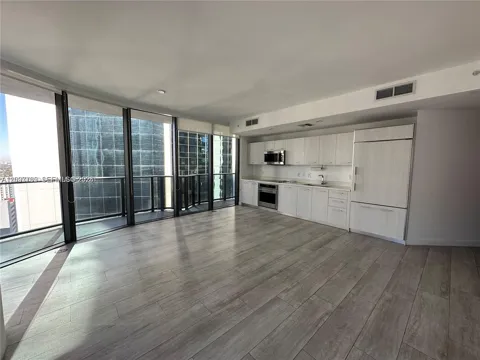 55 SW 9th St #1906