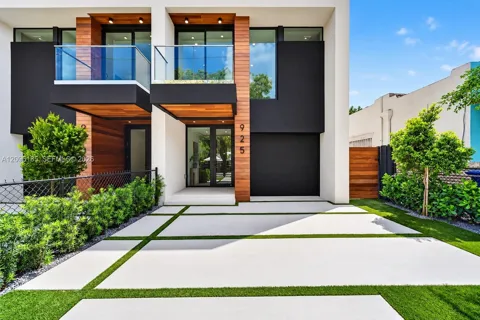 925 SW 10th Ave