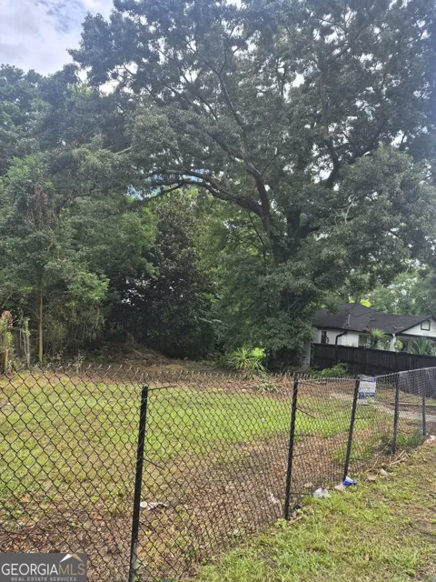 1220 Bolton RD