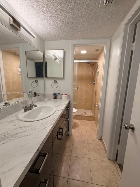 1021 Mockingbird Ln #404