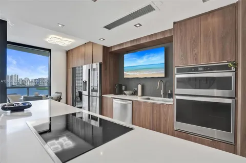 4000 Island Blvd #1205