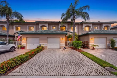 7932 E Exeter Blvd E #202