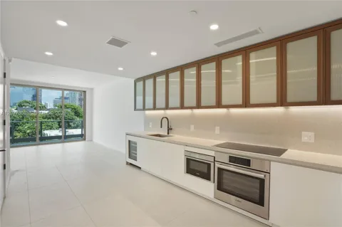 2200 Brickell Ave #306