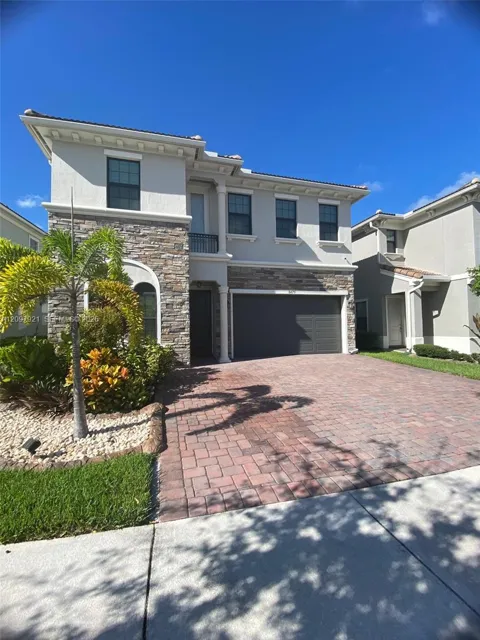 8475 NW 39th Ct