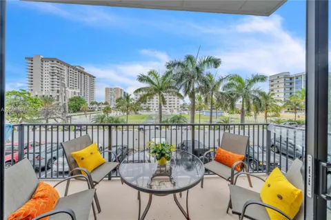 2101 S Ocean Dr #204