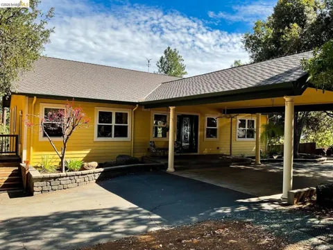 14654 Kathy LN