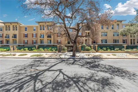 128 Oak Knoll #111