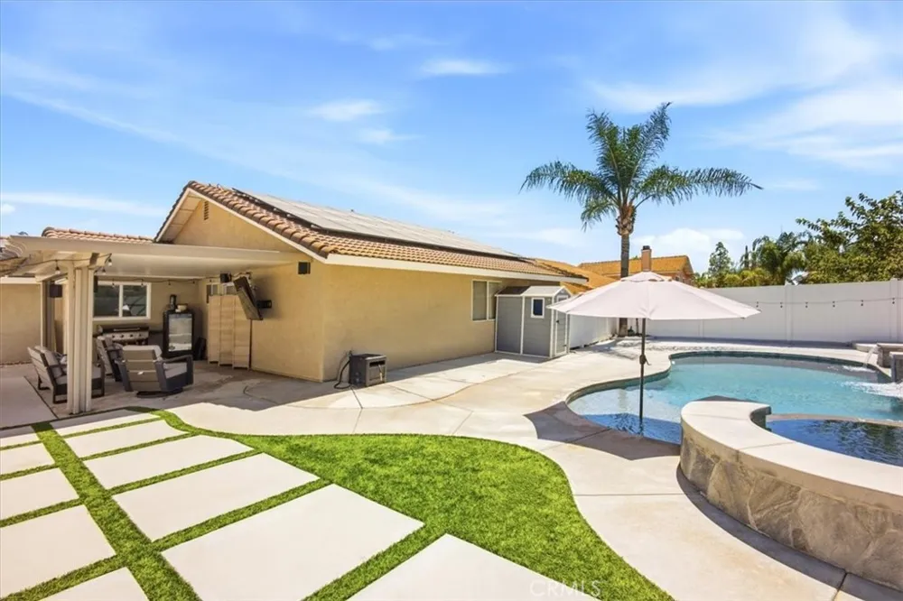 8725 Sandhill Drive Riverside, CA 92508