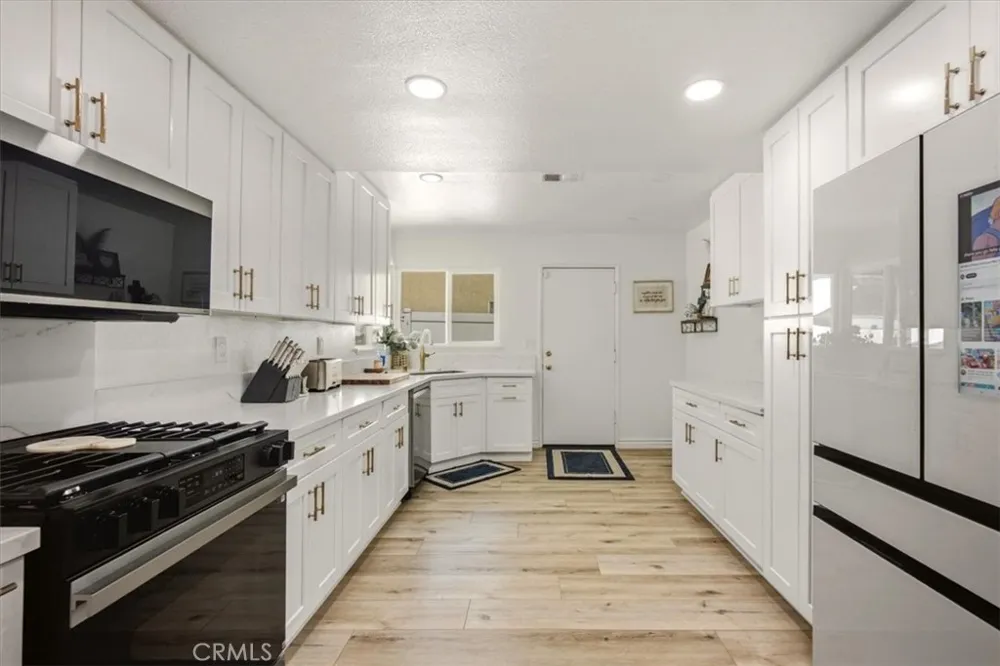 8725 Sandhill Drive Riverside, CA 92508