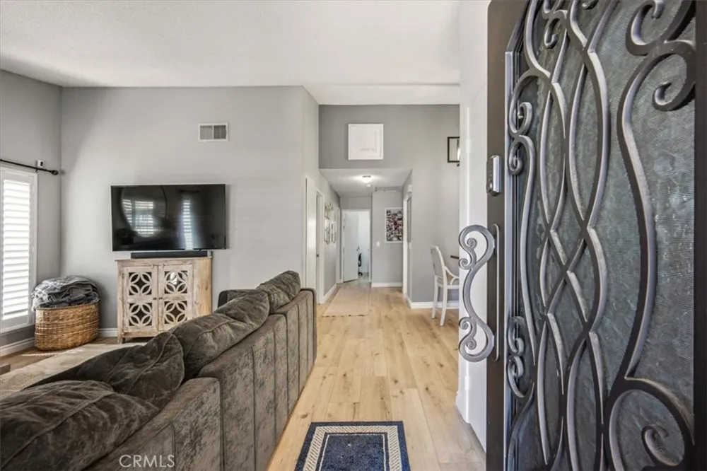 8725 Sandhill Drive Riverside, CA 92508