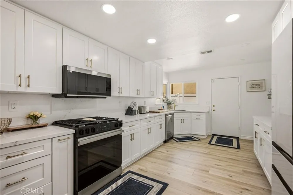 8725 Sandhill Drive Riverside, CA 92508