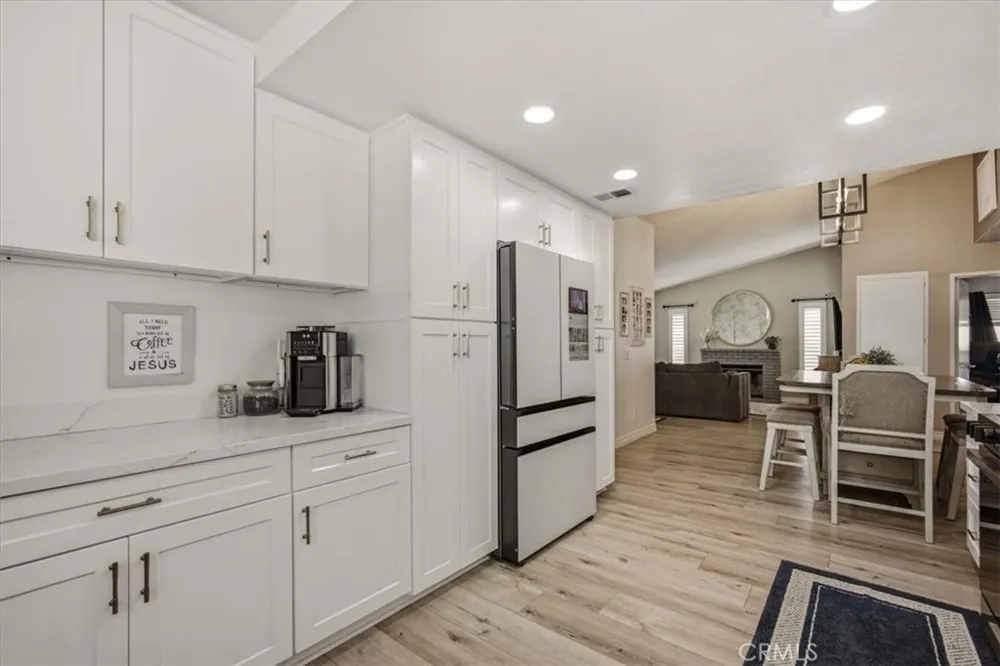 8725 Sandhill Drive Riverside, CA 92508