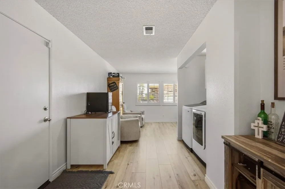 8725 Sandhill Drive Riverside, CA 92508