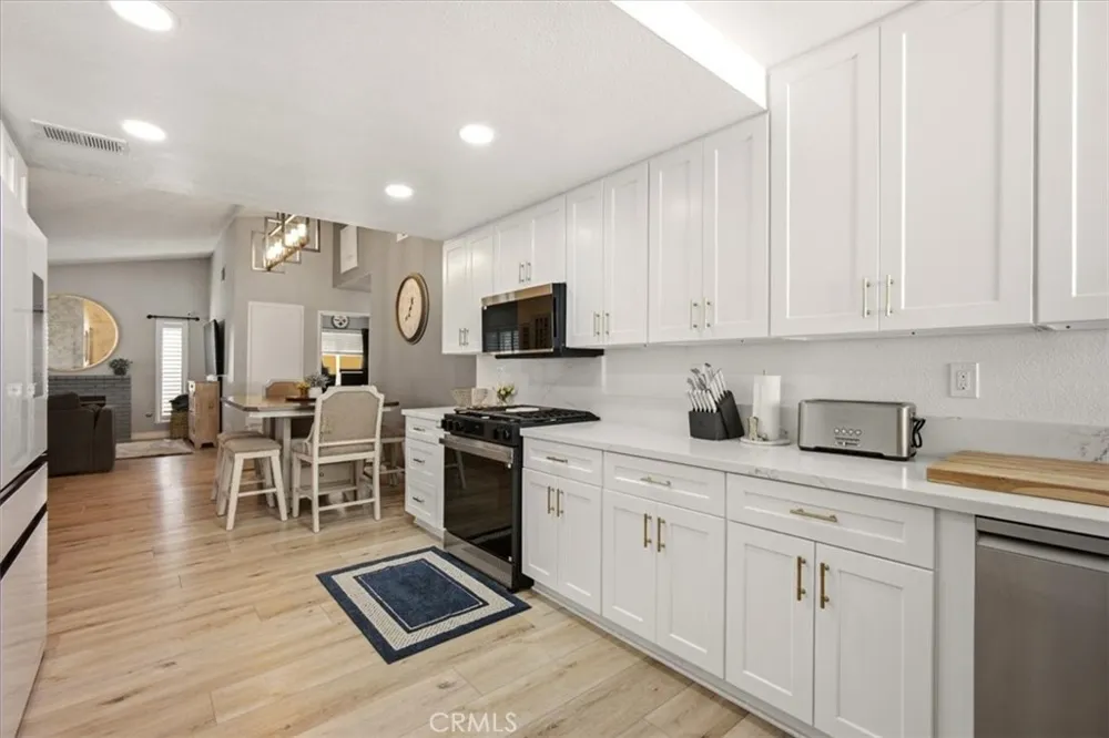8725 Sandhill Drive Riverside, CA 92508