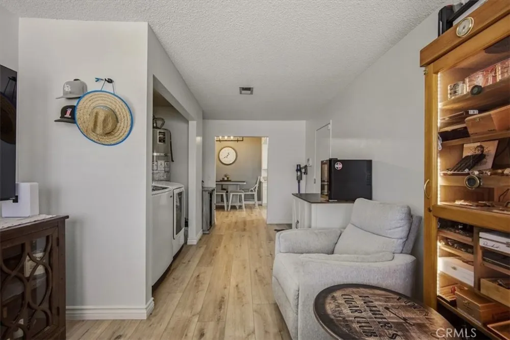 8725 Sandhill Drive Riverside, CA 92508