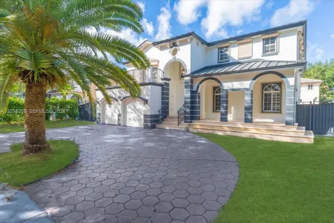16310 NW 84th Ct