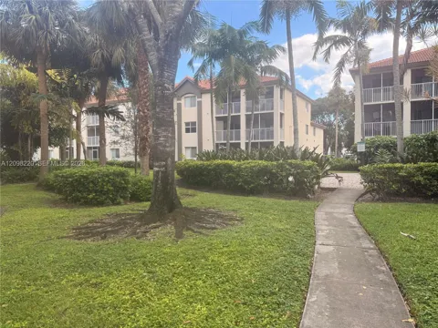 430 S Park Rd #3-302