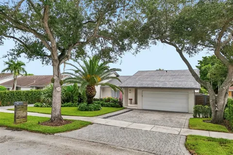 305 SW 134th Ct