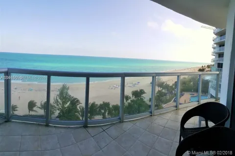 18683 Collins Ave #701