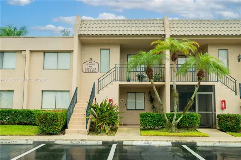 350 Racquet Club Rd #102